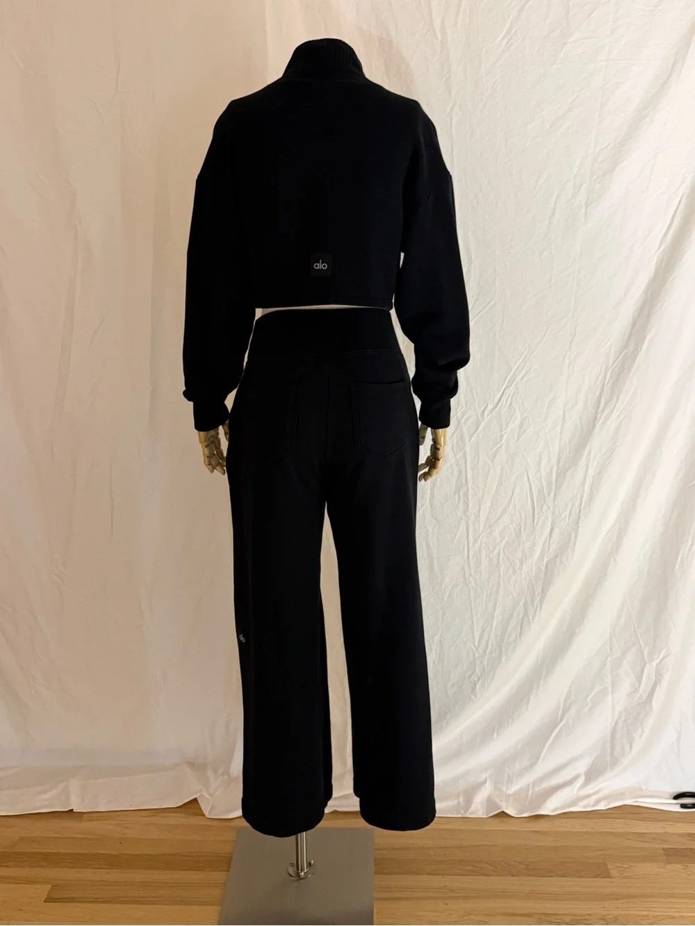Alo Yoga- Serenity Set (Black size Small top with black XS bottom)